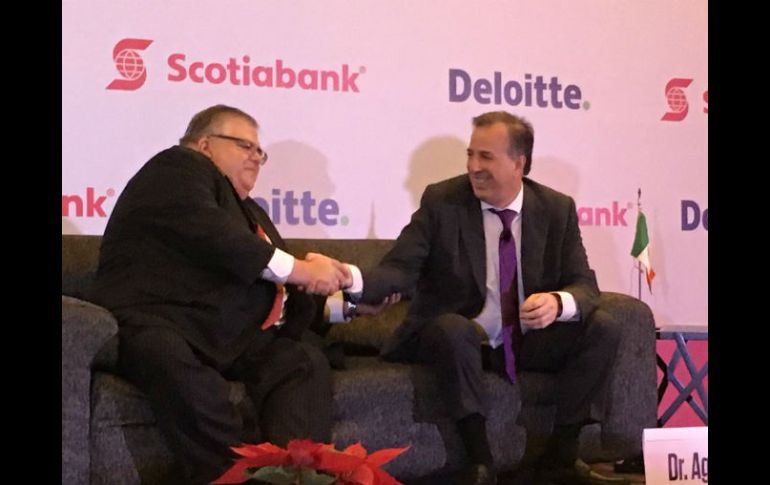 Carstens comenta que su salida del Banxico fue una decisión difícil, pero que la institución no depende sólo de él. TWITTER / @JoseAMeadeK