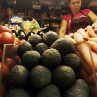 Azúcar, huevo y aguacate, productos con mayor variación