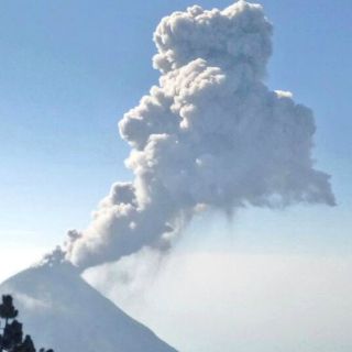 Volcán El Colima registra cuatro mil 487 exhalaciones en 2016