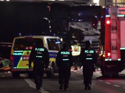 La policía de Berlín confirmó que el camión, con matrículas polacas y cargado con vigas de acero, fue presuntamente robado. AFP / J. MacDougall