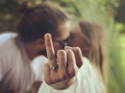 A través de una publicación en su Instagram, mostró el anillo en su dedo anular de su mano izquierda. INSTAGRAM / margotrobbie