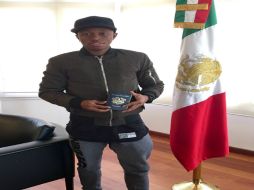 El africano Aboagye podía ver actividad en la Copa, y podría entrenar y jugar con el equipo en la Liga MX. TWITTER / @consulmexbcn