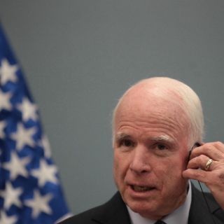 John McCain advierte una recesión si se cancela el TLCAN