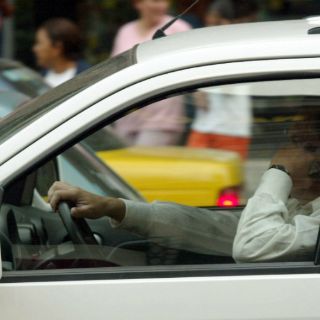 Por temporada, piden no usar el celular al conducir