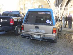 La camioneta fu robada la mañana de este miércoles en las calles Martín Macías y Bernardo Gutiérrez, en Lomas del Paraíso. ESPECIAL /