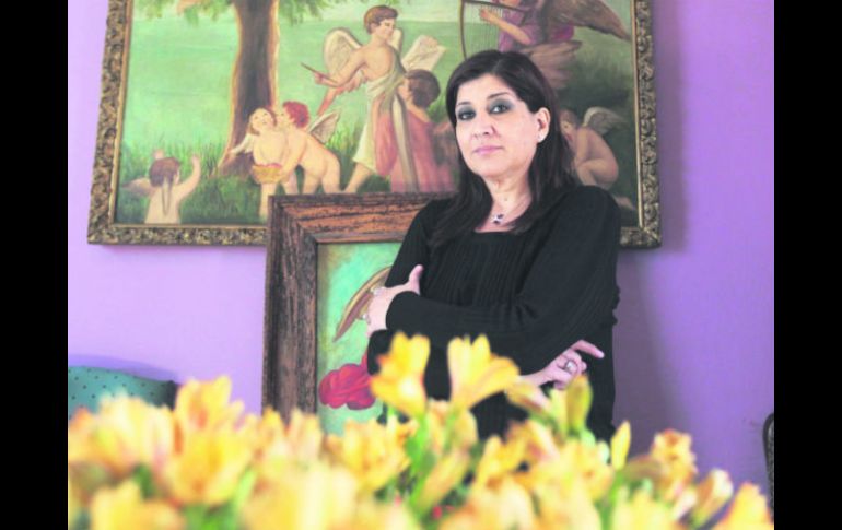 Laura Rivas. La astróloga posa en su despacho para este medio; adelanta lo que ocurrirá en los horóscopos. EL INFORMADOR / F. Atilano