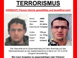 La filtración del nombre del sospechoso y la fotografía en la prensa pueden haber alterado los intentos de encontrarlo. AP /