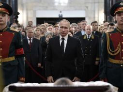 El jefe del Gobierno ruso destaca que Andrei Karlov fue víctima de ''un acto terrorista despreciable''. AFP / A. Nikolsky