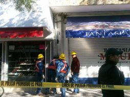 Refieren que el chispazo fue ocasionado debido a la mala colocación del cableado de luz. EL INFORMADOR / R. Bobadilla