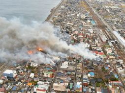 El incendio inició en un restaurante de fideos en la ciudad de Itoigawa el jueves por la mañana. AP / KYODO NEWS