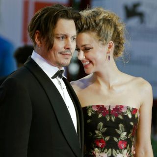 Johnny Depp exige 100 mil dólares a Amber Heard