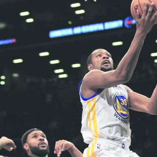Los Warriors remontan con facilidad