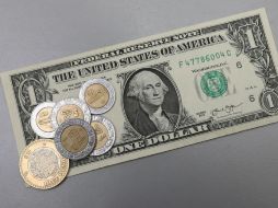 Para este viernes se estima que el tipo de cambio cotice entre 20.70 y 20.85 pesos por dólar. NTX / ARCHIVO