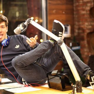 Roger González es Johnny en 'Sing: Ven y canta'