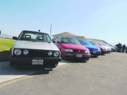 Cerca de 200 automóviles se reunieron en Amozoc para celebrar. EL INFORMADOR / C.Cerda