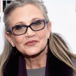 Carrie Fisher es reportada fuera de peligro