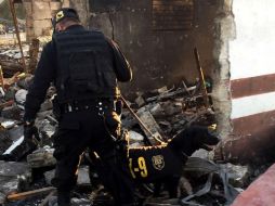 En los peritajes se ha encontrado baterías de auto con cables, para generar electricidad, sin embargo hay otras hipótesis. SUN / R. Jiménez