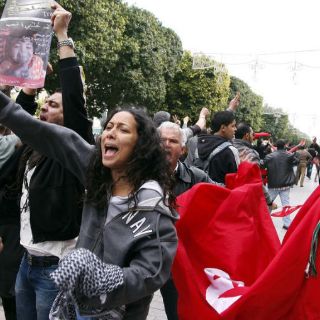 Tunecinos protestan contra yihadistas