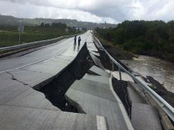 Varias personas reportan cortes parciales de rutas, e interrupción de servicios. EFE / A. Vidal