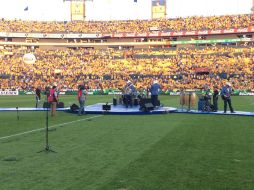 El público respondió con aplausos y entonaron las diversas canciones que interpretaron los cantantes gruperos. TWITTER / @TigresOficial