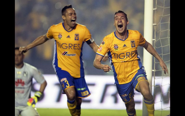 En el  minuto 119 Jesús Dueñas salvó a Tigres con un gol de cabeza, que forzó la tanda de penales. MEXSPORT / J. Martínez