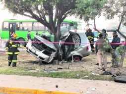 Ayer falleció una persona tras un choque en Periférico, a la altura de la Policía de Guadalajara. ESPECIAL /