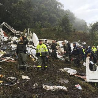 Avión del Chapecoense tenía combustible limitado: investigación