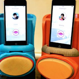 'Kissenger', dispositivo para besar a tu pareja a través del móvil