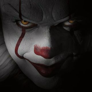 Mira la nueva imagen del 'Pennywise' de Bill Skarsgård