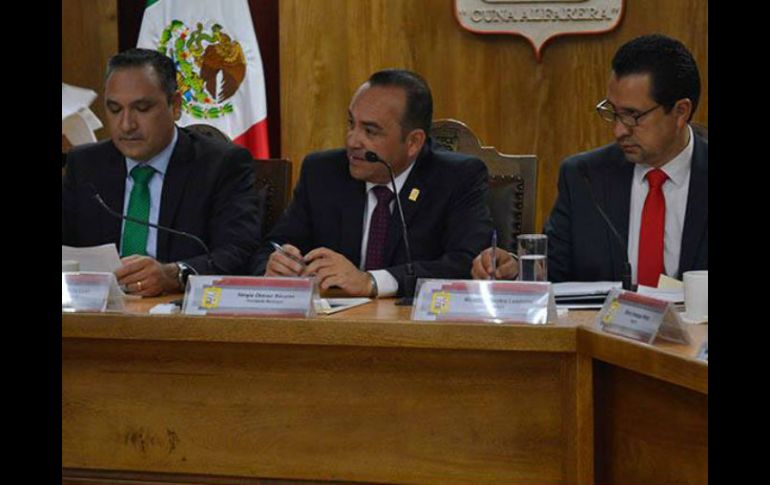 El presidente municipal giró instrucción a los servidores públicos para que comiencen a trabajar de inmediato en sus nuevas áreas. FACEBOOK / gobiernotonala