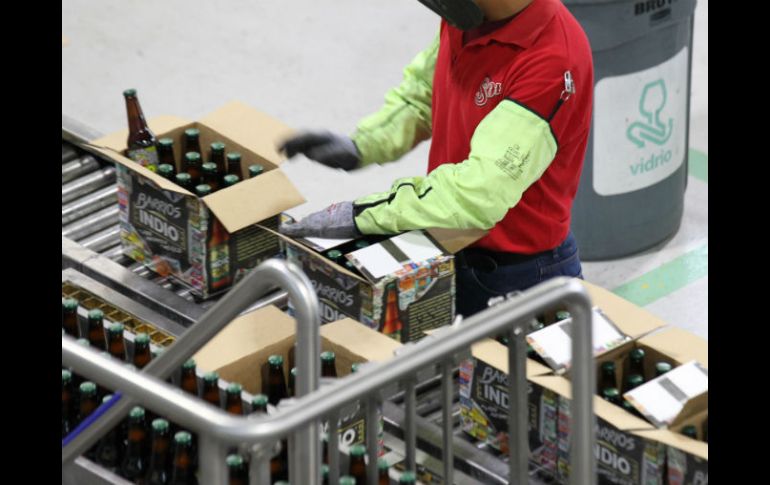 Este año que termina Heineken lanzó su versión light y Sol michelada. EL INFORMADOR / ARCHIVO