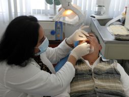 Es recomendable visitar a tu dentista por lo menos dos veces por año. EL INFORMADOR / ARCHIVO