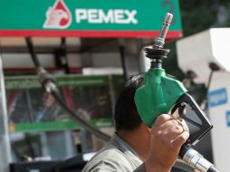 Este martes, la SHCP anunció un aumento en el precio de la gasolina que se aplicará a partir del 1 de enero. EFE / A. Cruz