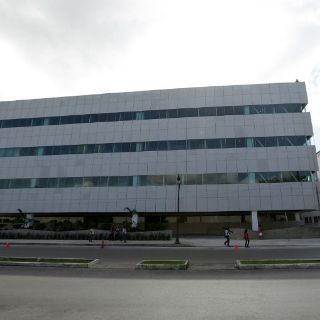 Cienfuegos recorre instalaciones de hospital militar en Mérida