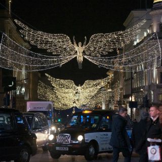 Luces navideñas en Londres, esculturas iluminadas al aire libre