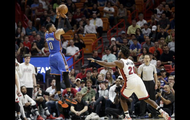 Westbrook firmó 29 puntos, 17 rebotes (todos defensivos) y 11 asistencias en 37 minutos de juego. AP / A. Díaz