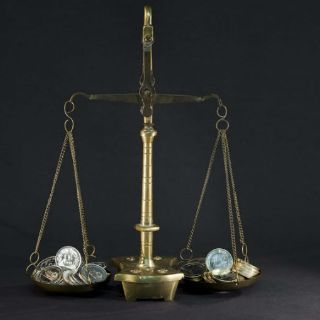 La libra esterlina, una de las peores divisas del año