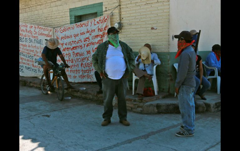 Señalaron que 'no bajarán las armas ni disolverán al grupo de autodefensas Movimiento Totolapense por la Paz'. EFE / ARCHIVO