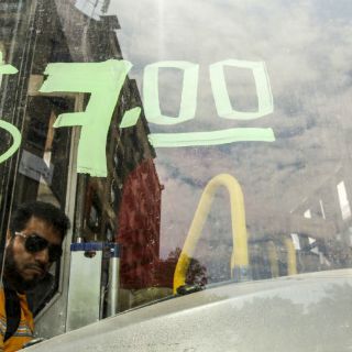 Transportistas prevén afectaciones por aumento a gasolinas