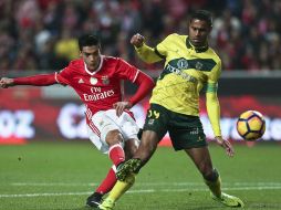 El canterano del América terminó exhausto, por lo que solicitó su cambio a los 69 minutos y cedió su puesto, entre aplausos. EFE / M. De almeida