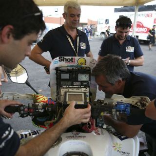 Fuerte tormenta dificulta primer día de verificaciones del Dakar