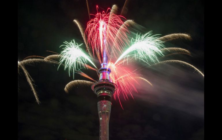 Nueva Zelanda recibió el año en medio de grandes festejos y los tradicionales juegos pirotécnicos. AP / P. Meecham