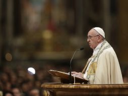 El Papa Francisco celebra una misa en la víspera de Año Nuevo en la Basílica de San Pedro en El Vaticano. AP / A. Medichini