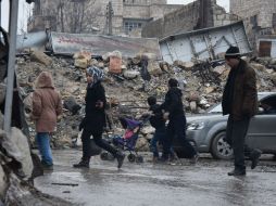 Sólo en 2016, cerca de 60 mil personas perdieron la vida en los combates y los bombardeos, de los que 13.617 eran civiles. EFE / STR