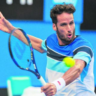 España remonta y toma ventaja