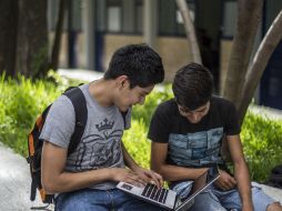 Es común que los patrones contacten a sus empleados aún fuera de sus horarios laborales. EL INFORMADOR / ARCHIVO