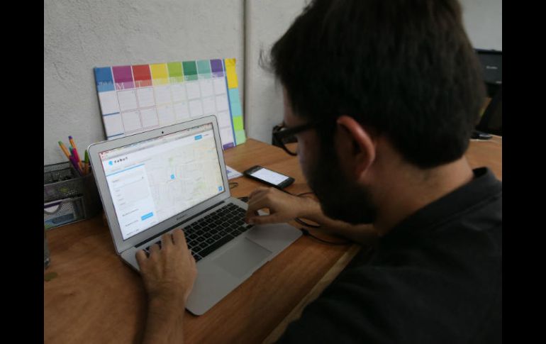 La tecnología y rapidez conforman parte indivisible de su vida cotidiana. EL INFORMADOR / ARCHIVO