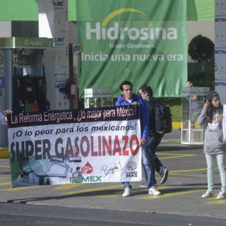 Expertos ven inviable reducir impuesto a gasolinas; afectaría programas y estados