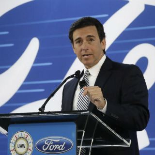 Trump agradece a Ford por cancelar inversión en México