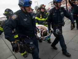 Voceros del Departamento de Bomberos citados por medios de información precisan que se habían registrado heridas en 37 personas. AFP / D. Angerer